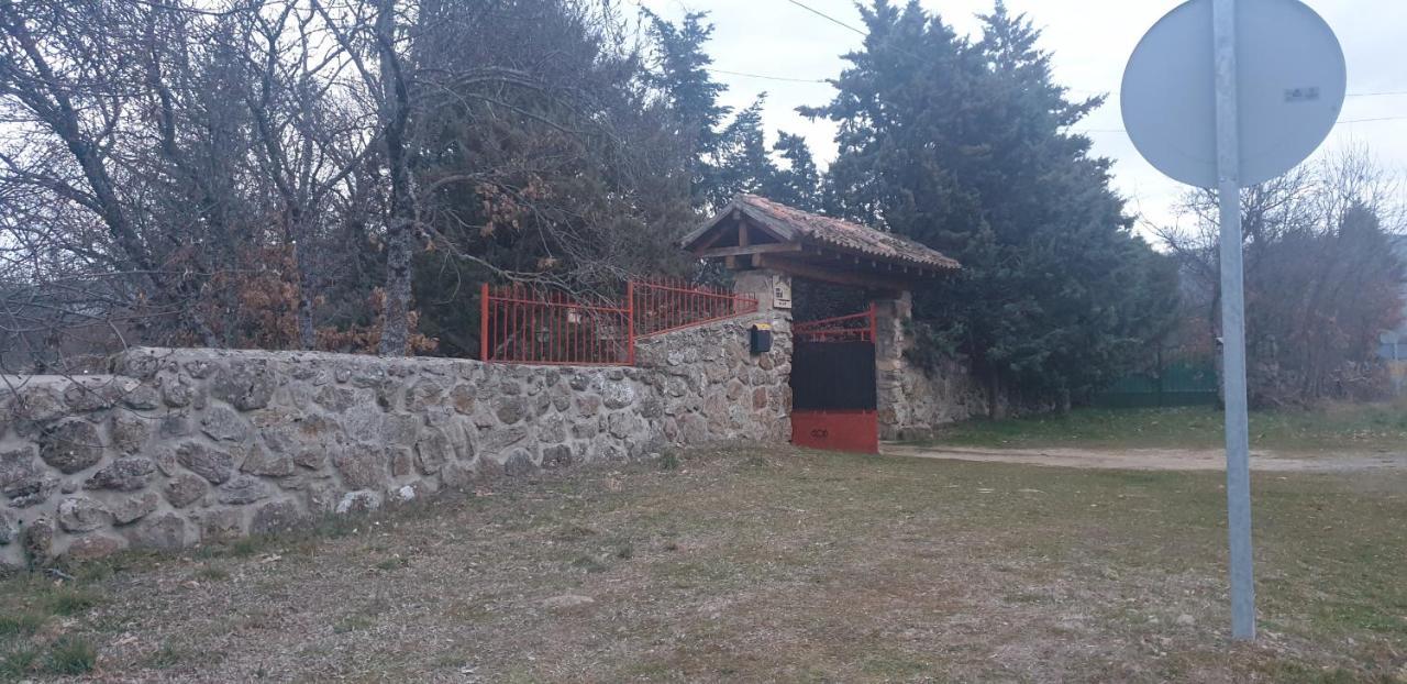 Exclusiva Casa Y Finca Privada Itos Pelayos del Arroyo Exterior photo